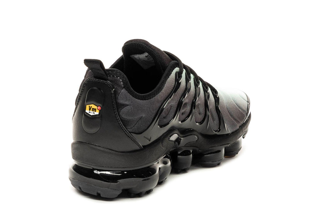 NIKE AIR VAPORMAX PLUS “NEON”