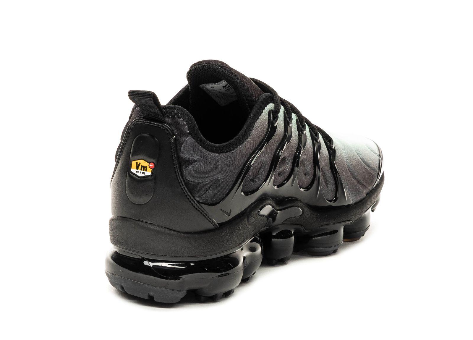 NIKE AIR VAPORMAX PLUS “NEON”