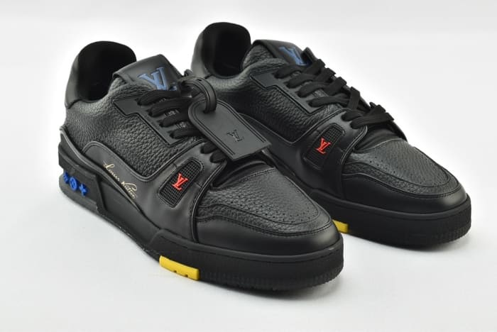 LV Trainer Black Signature