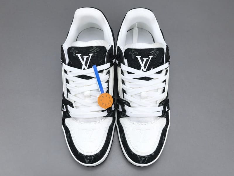 LV Trainer White Black