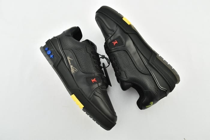 LV Trainer Black Signature