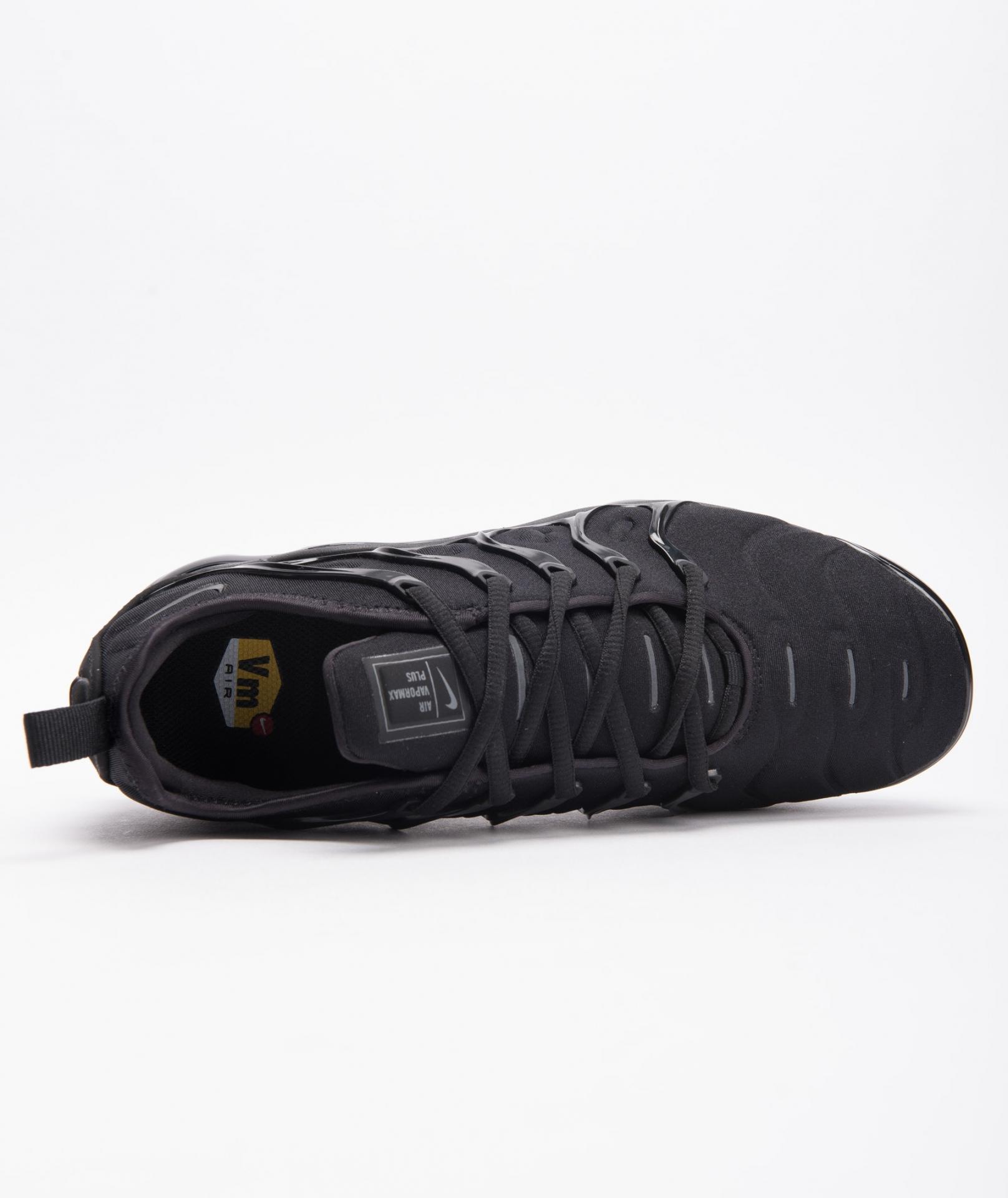 NIKE VAPORMAX PLUS