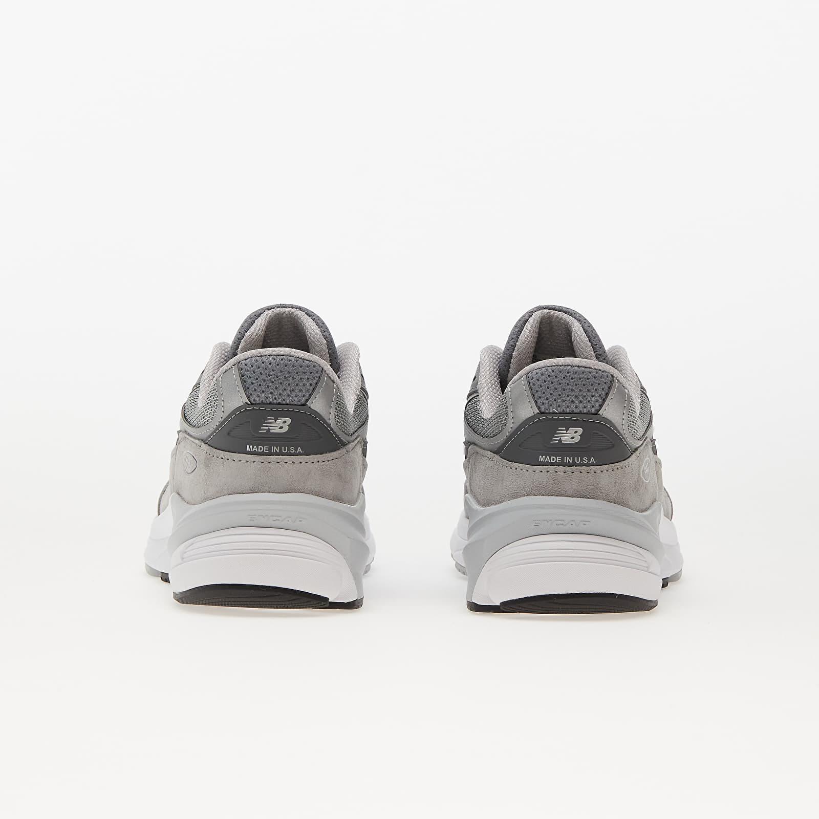 NEW BALANCE 990 V6
