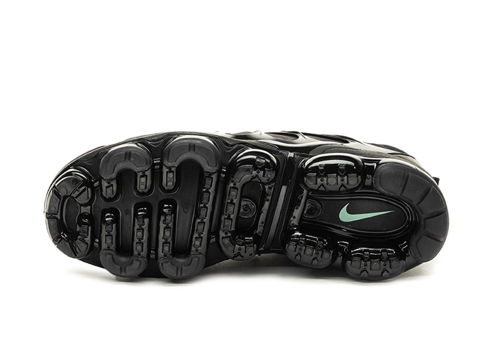 NIKE AIR VAPORMAX PLUS “NEON”