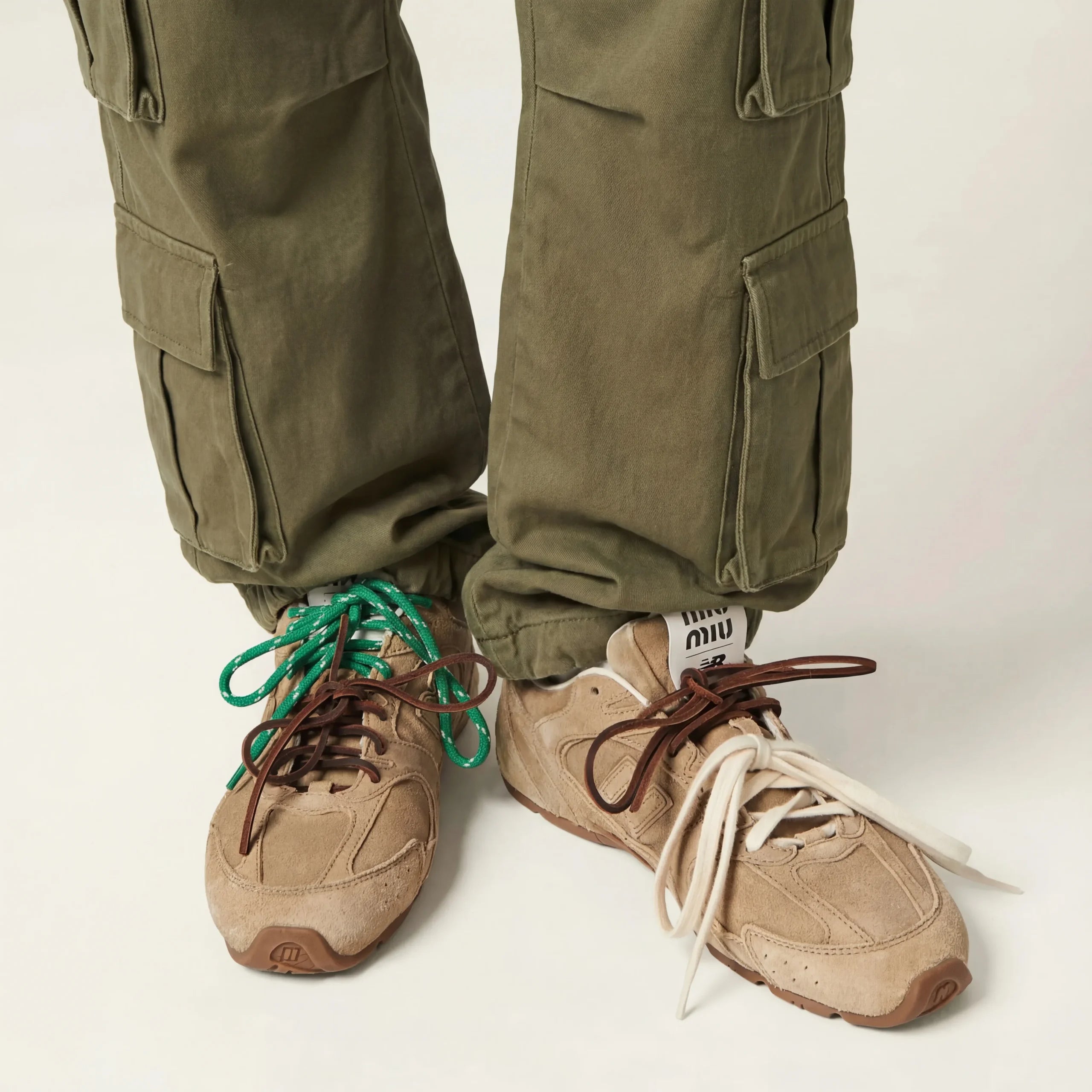 New Balance 530 x Miu Miu Brown - Vista lateral
