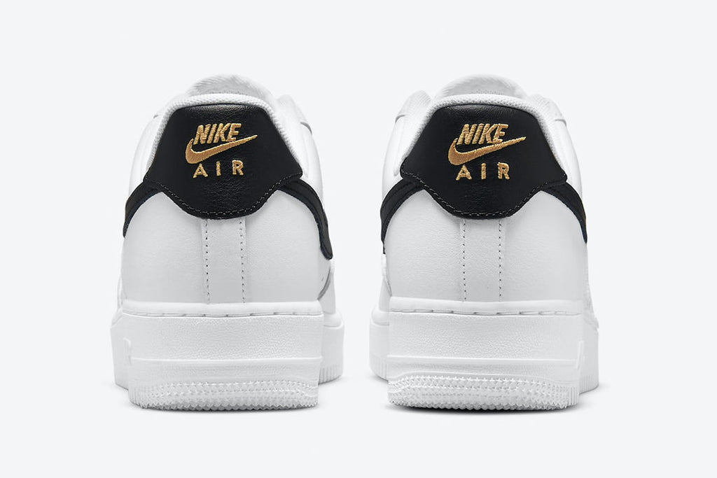 Wmns Nike Air Force 1 ’07 Essential ‘White Black’