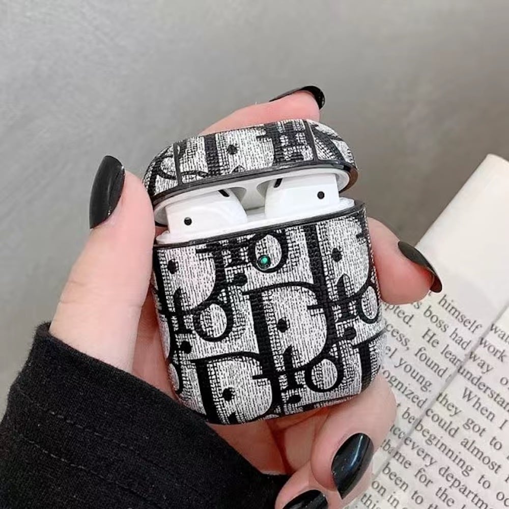 Funda CD Monogram Negro para AirPods