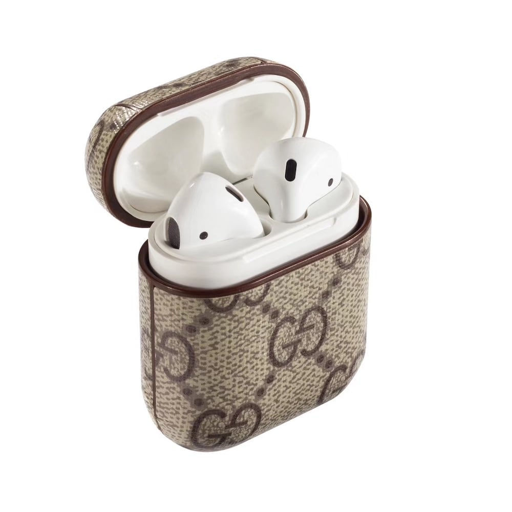 Funda GG Beige Monogram para AirPods