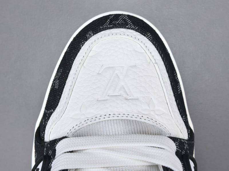 LV Trainer White Black