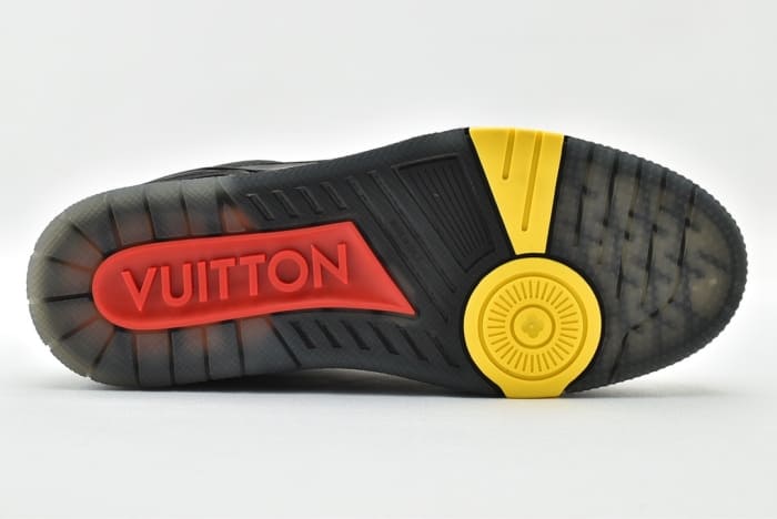 LV Trainer Black Signature