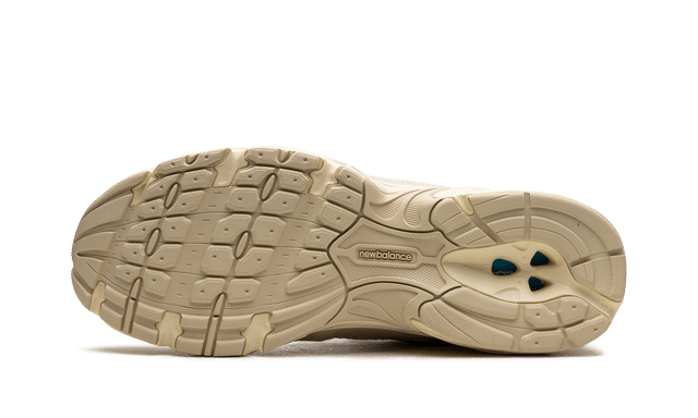 New Balance 530 Beige Angora